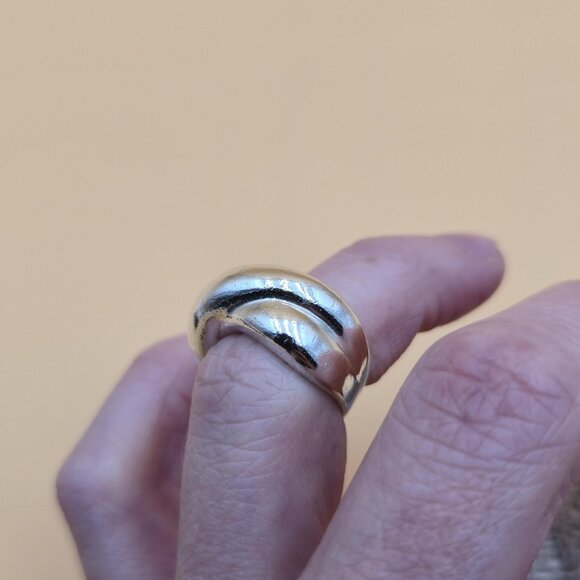 Size 6 Sterling Silver Heavy Cross Over Style Unisex Band Ring A5195 - Picture 4 of 8